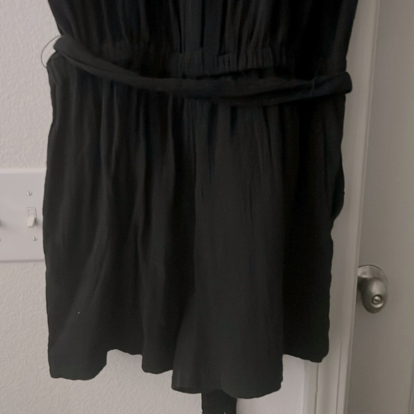 LOFT Petite V-neck Short Sleeve Romper - Picture 7 of 8